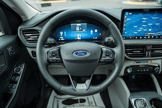 Used 2023 Ford Escape SE w/ PHEV Premium Package FWD image 29