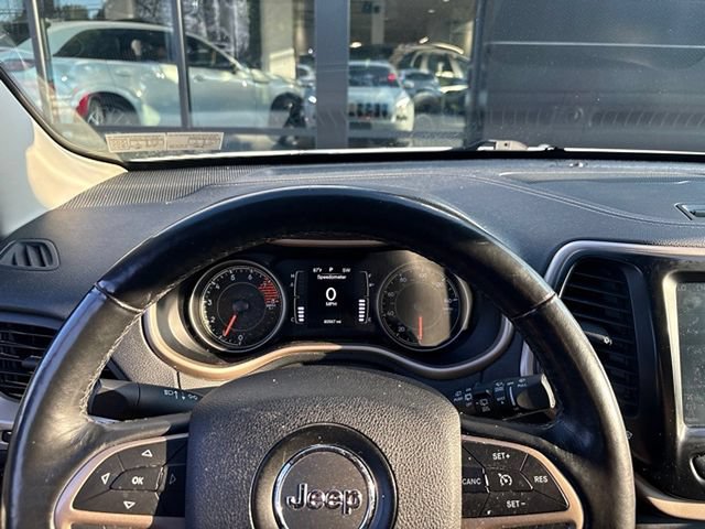 Used 2016 Jeep Cherokee Latitude w/ Comfort/Convenience Group AWD/4WD image 5