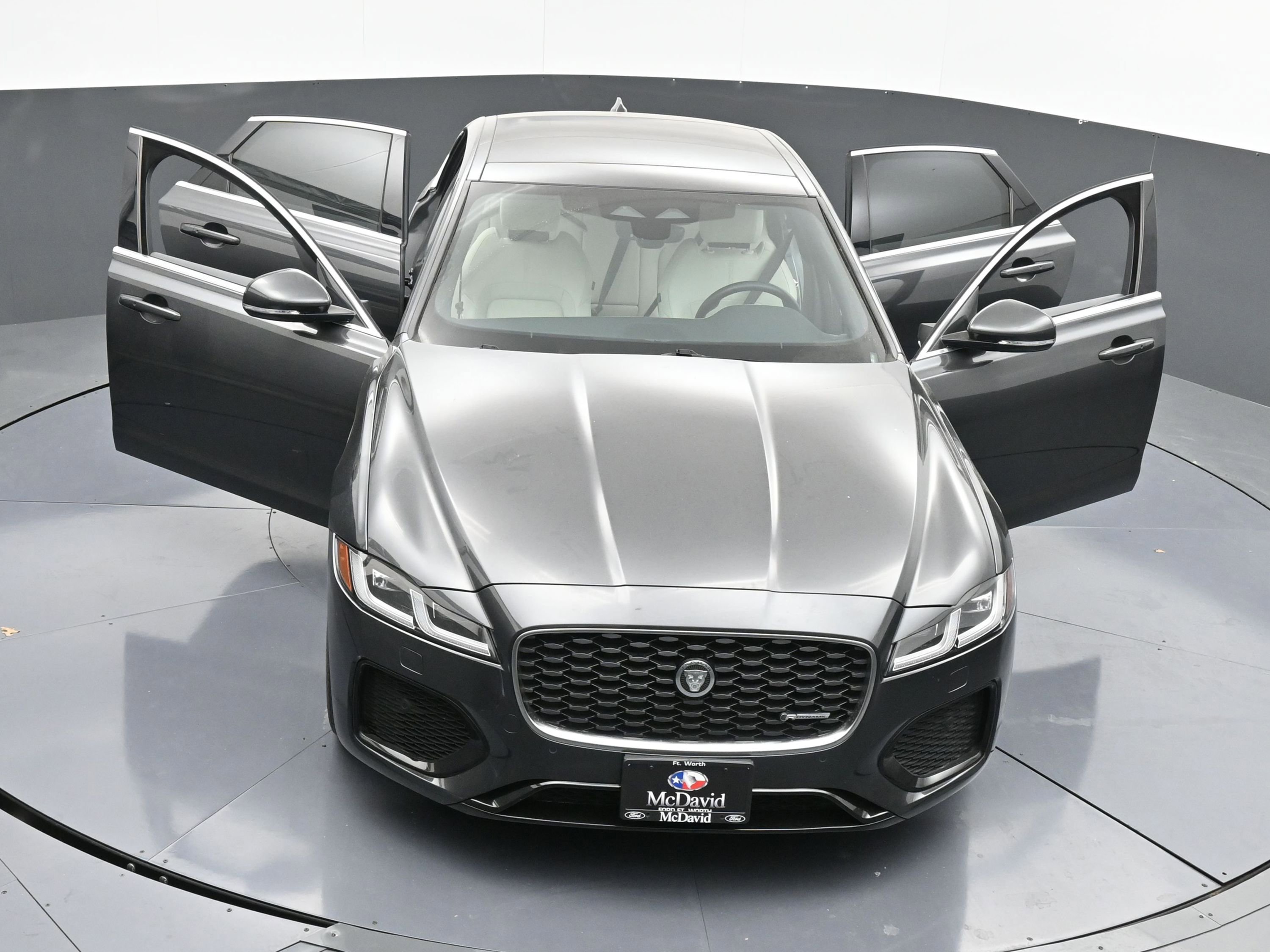 Used 2024 Jaguar XF R-Dynamic SE image 38