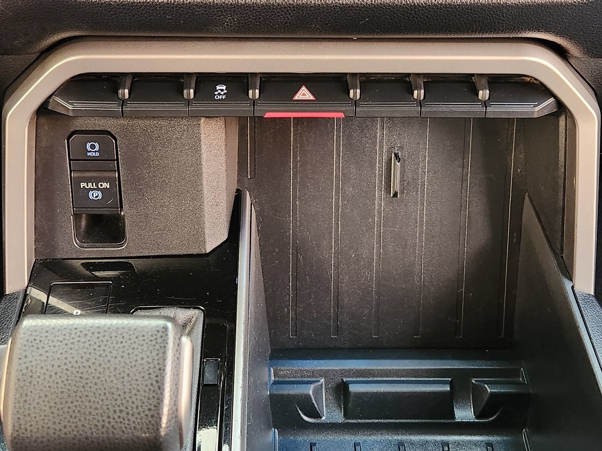 Used 2022 Toyota Tundra SR5 AWD/4WD image 40