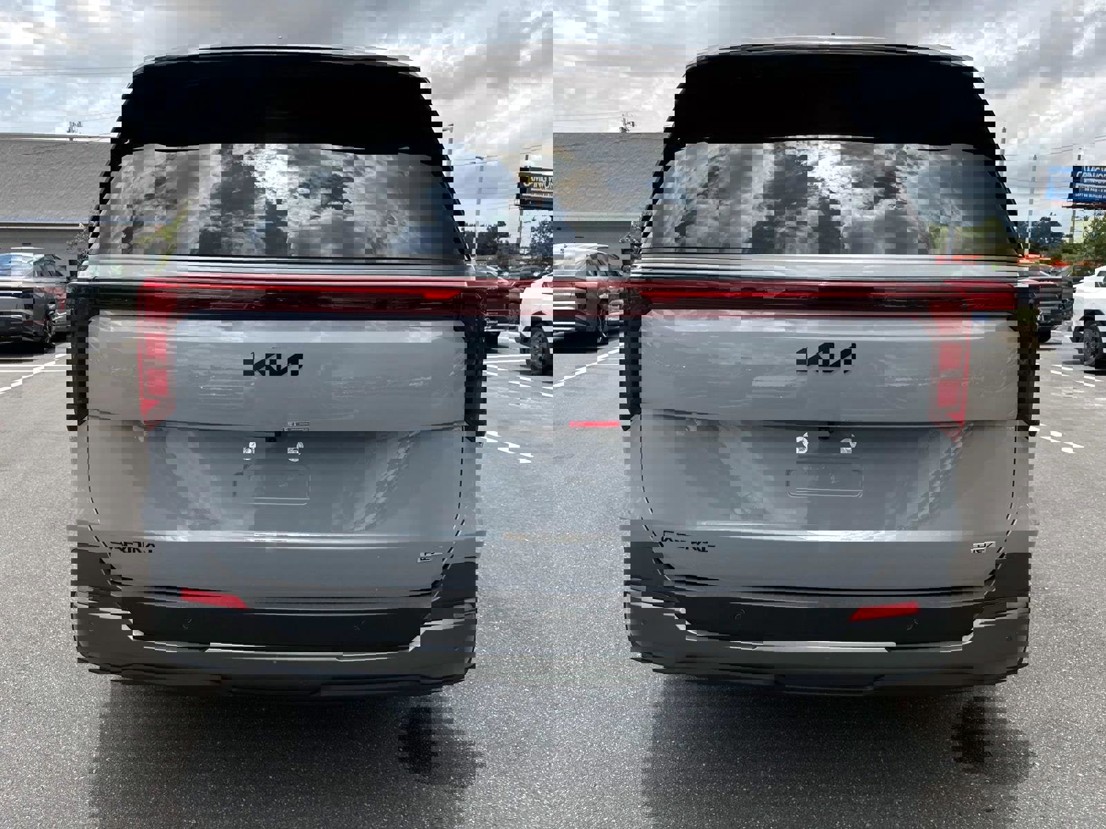 New 2026 Kia Carnival SX image 4