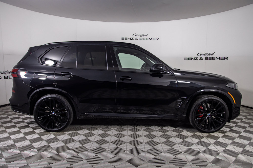 Used 2026 BMW X5 sDrive40i w/ M Sport Package RWD image 3