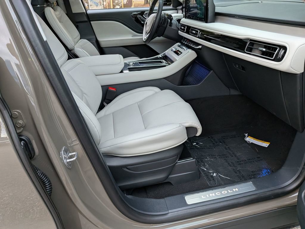 New 2026 Lincoln Aviator Reserve w/ Luxury Package image 36