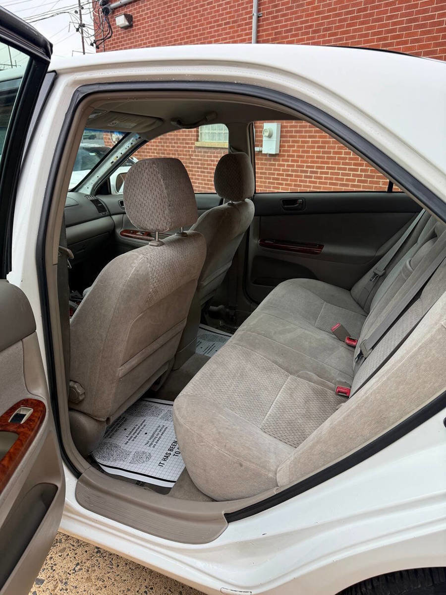 Used 2003 Toyota Camry LE image 8