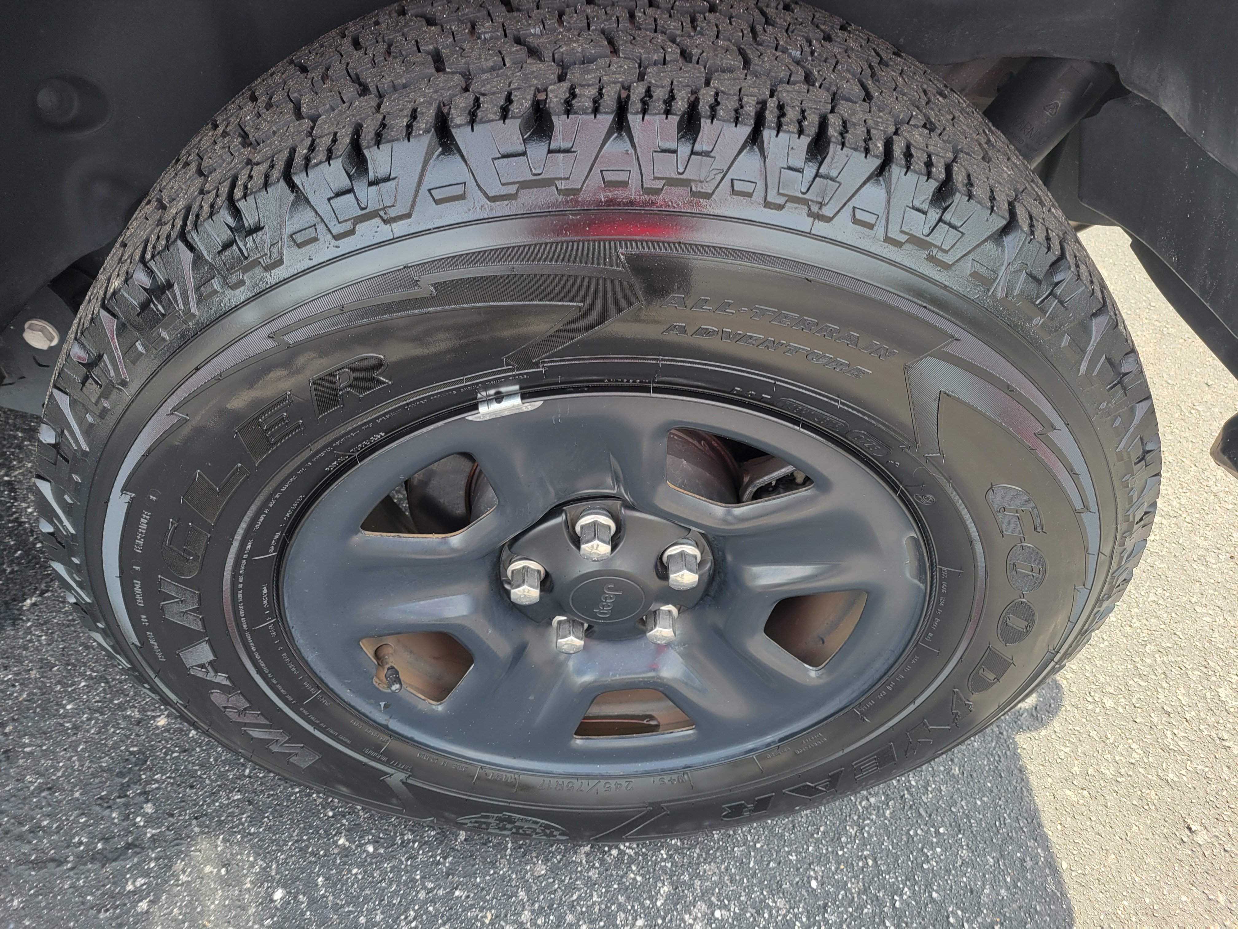 Used 2022 Jeep Wrangler Sport AWD/4WD image 28
