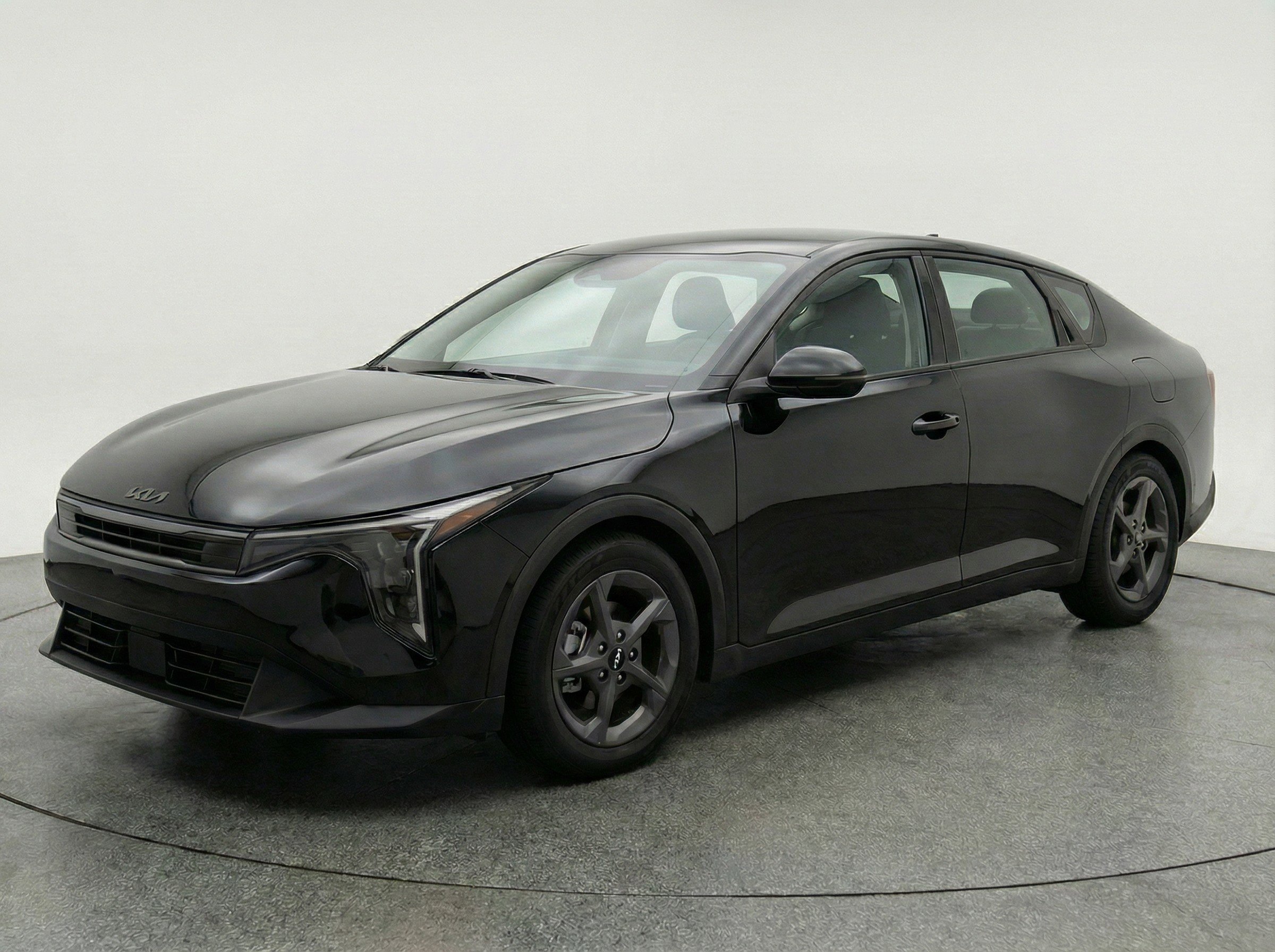 Used 2025 Kia K4 LXS image 3