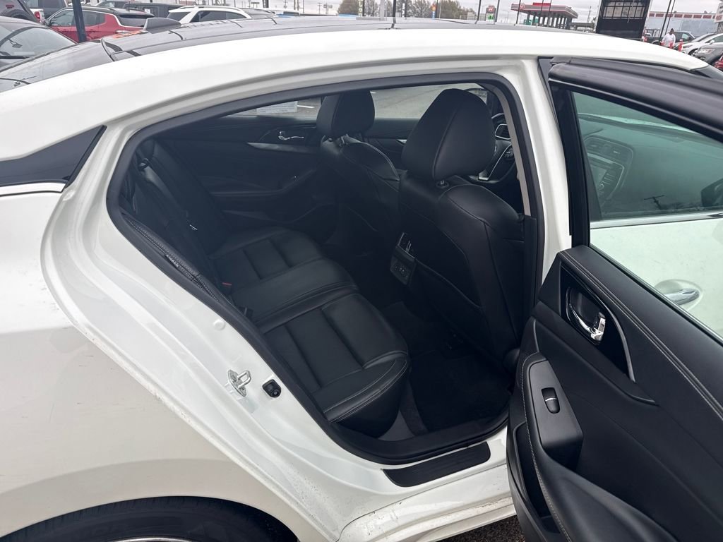 Used 2023 Nissan Maxima SL image 18