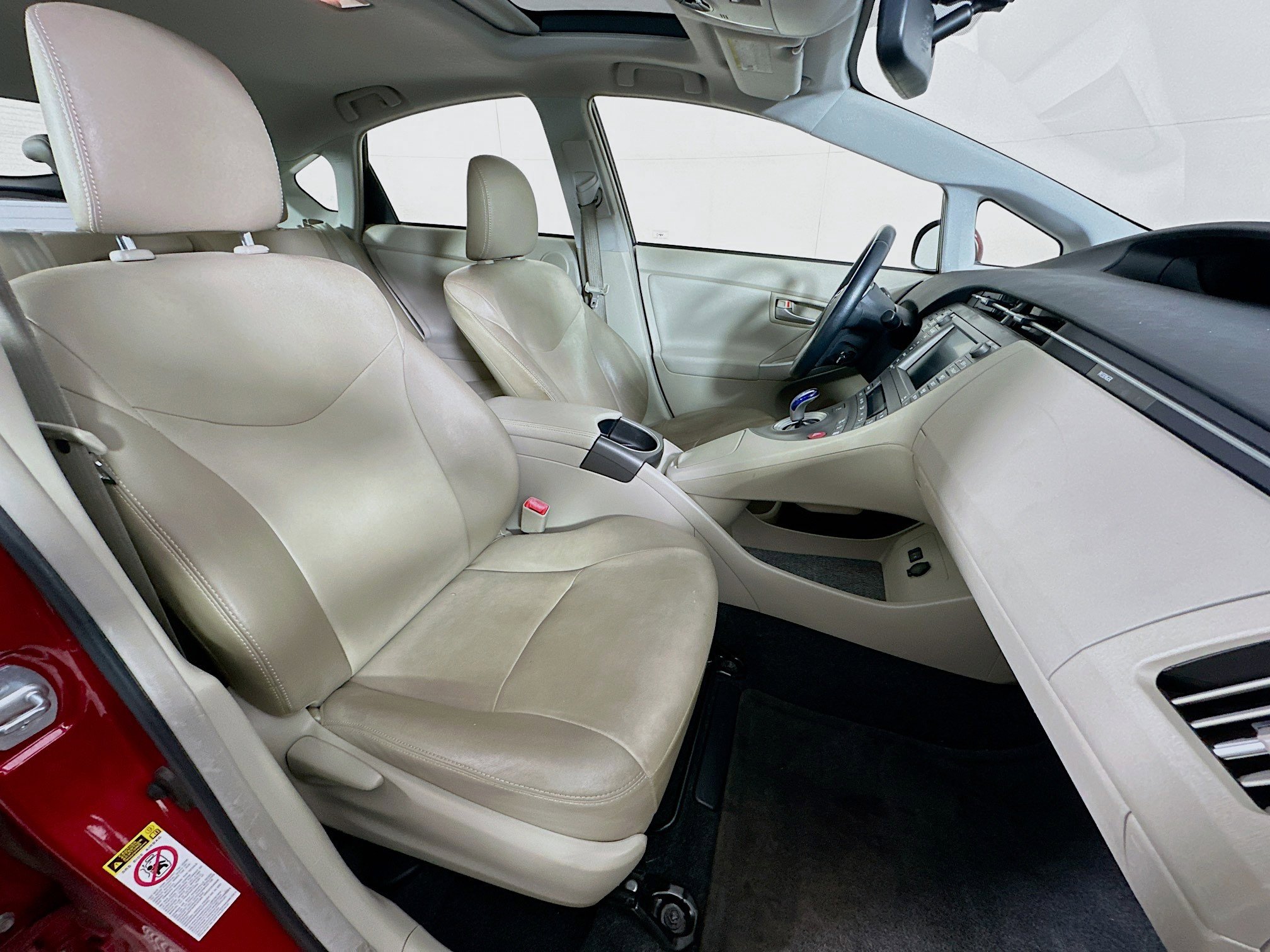 Used 2013 Toyota Prius Four w/ Deluxe Solar Roof Pkg FWD image 30