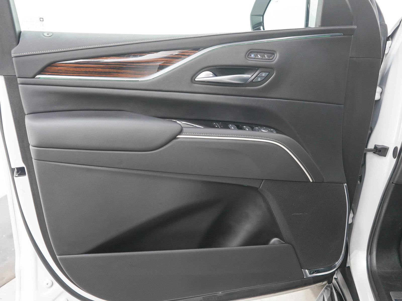 Used 2024 Cadillac Escalade Premium Luxury w/ Performance Package AWD/4WD image 22