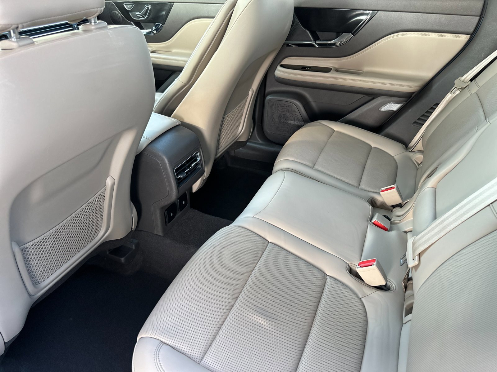 Certified 2024 Lincoln Corsair Reserve w/ Equipment Group 201A image 13