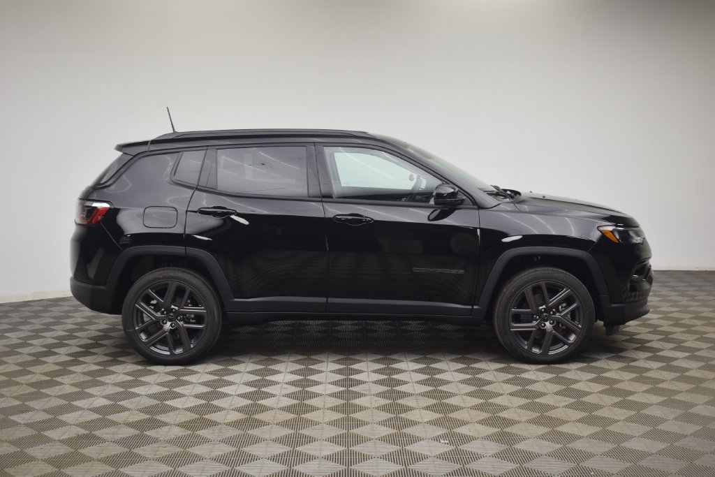 New 2026 Jeep Compass Limited AWD/4WD image 3