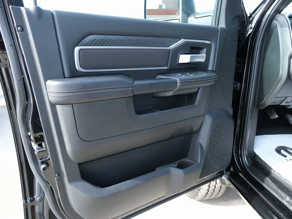 New 2026 RAM 2500 Big Horn AWD/4WD image 15