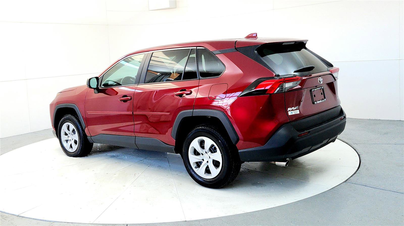 Used 2024 Toyota RAV4 LE image 4