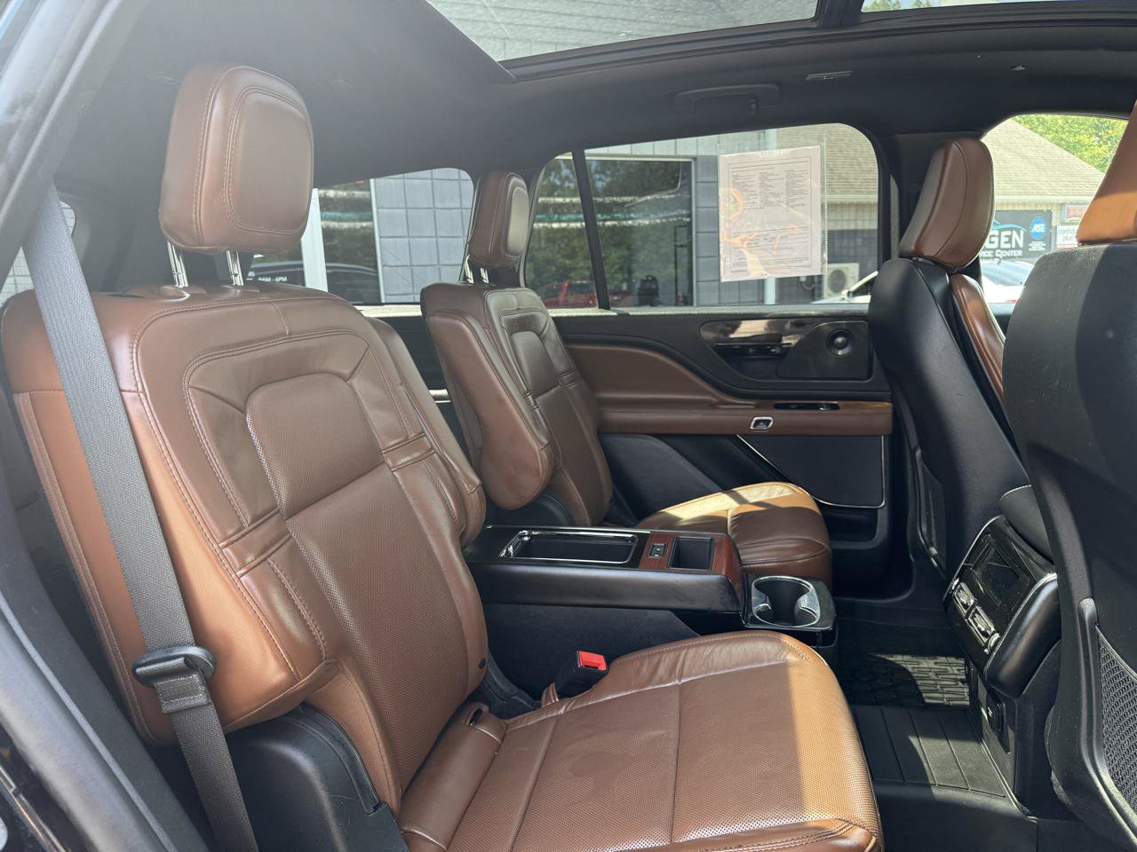 Used 2021 Lincoln Aviator Reserve w/ Equipment Group 201A AWD/4WD image 13