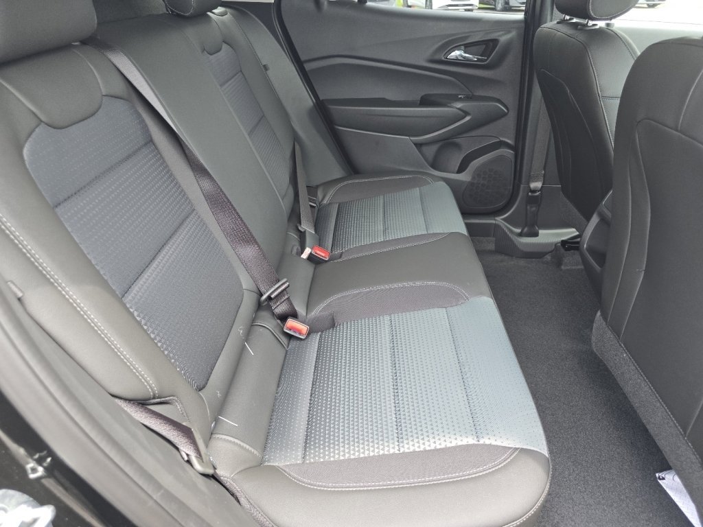 New 2026 Chevrolet Trax LT FWD image 17