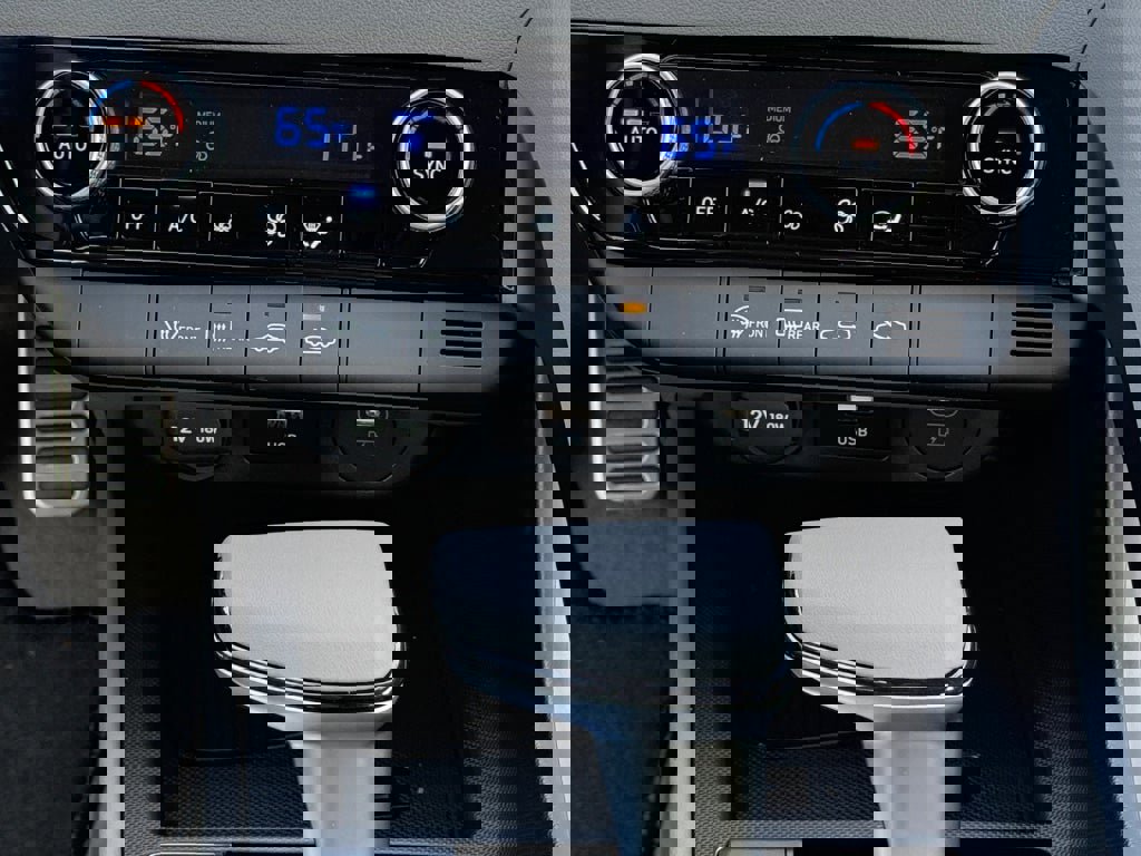 New 2026 Hyundai Elantra Sport w/ Cargo Package image 22