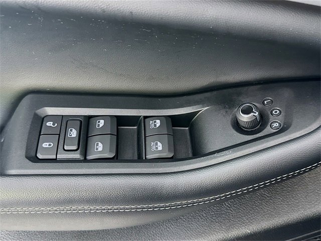 Used 2024 Jeep Grand Cherokee L Limited image 13