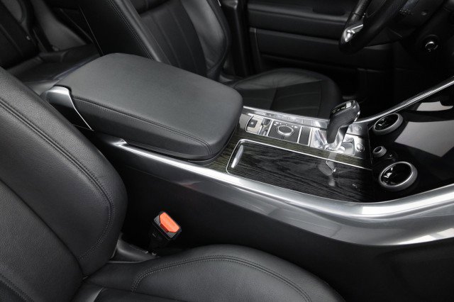 Used 2018 Land Rover Range Rover Sport SE image 28