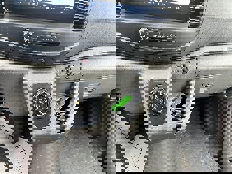 Used 2022 Ford E-Transit 148 High Roof Extended image 21