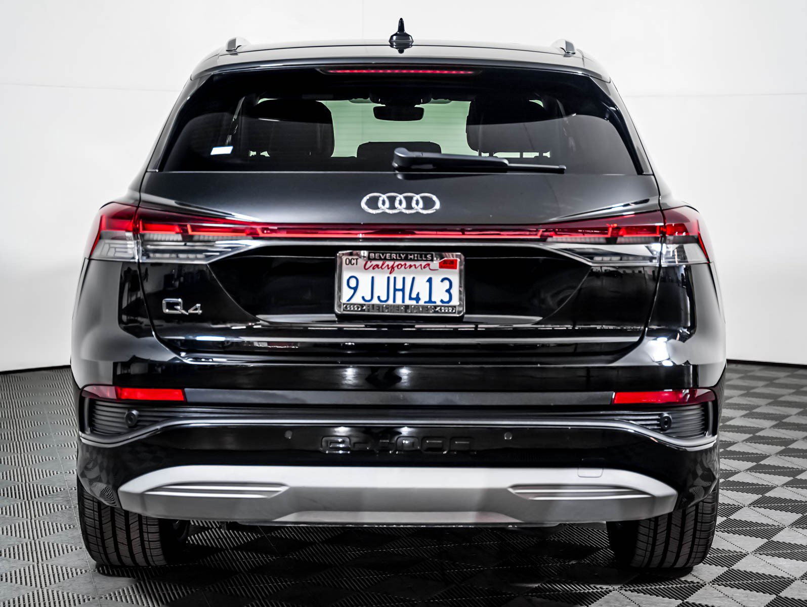 Used 2023 Audi Q4 e-tron Premium Plus RWD image 6