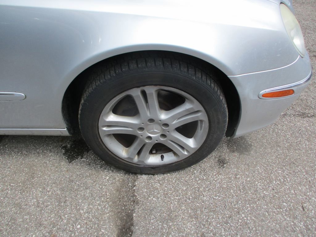 Used 2006 Mercedes-Benz E 350 4MATIC Sedan image 5