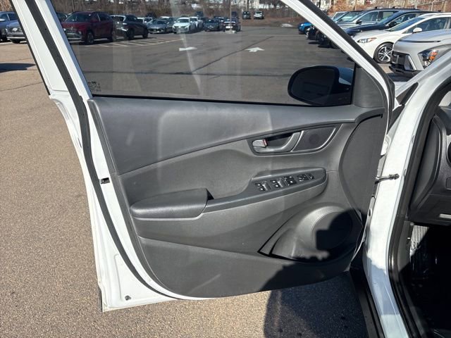 Used 2023 Hyundai Kona SEL w/ Cargo Package image 11