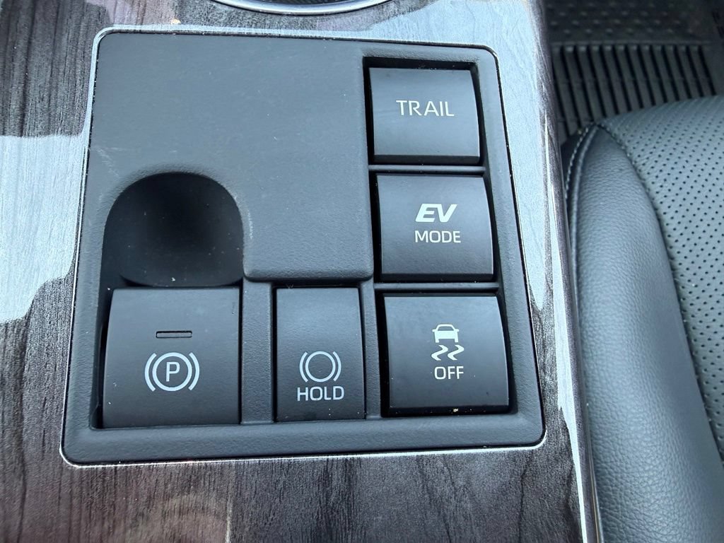 Used 2026 Toyota Highlander Platinum AWD/4WD image 28