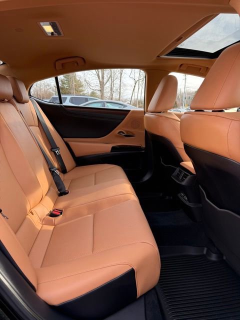 Used 2024 Lexus ES 350 w/ Premium Package image 21