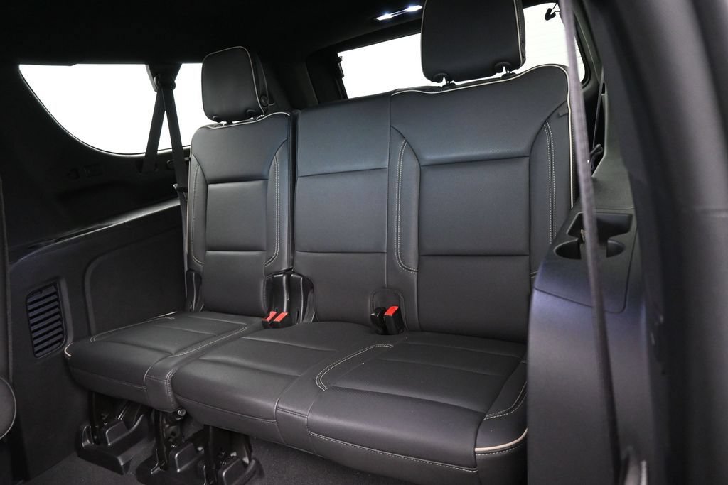Used 2024 GMC Yukon XL SLT w/ SLT Luxury Package RWD image 41