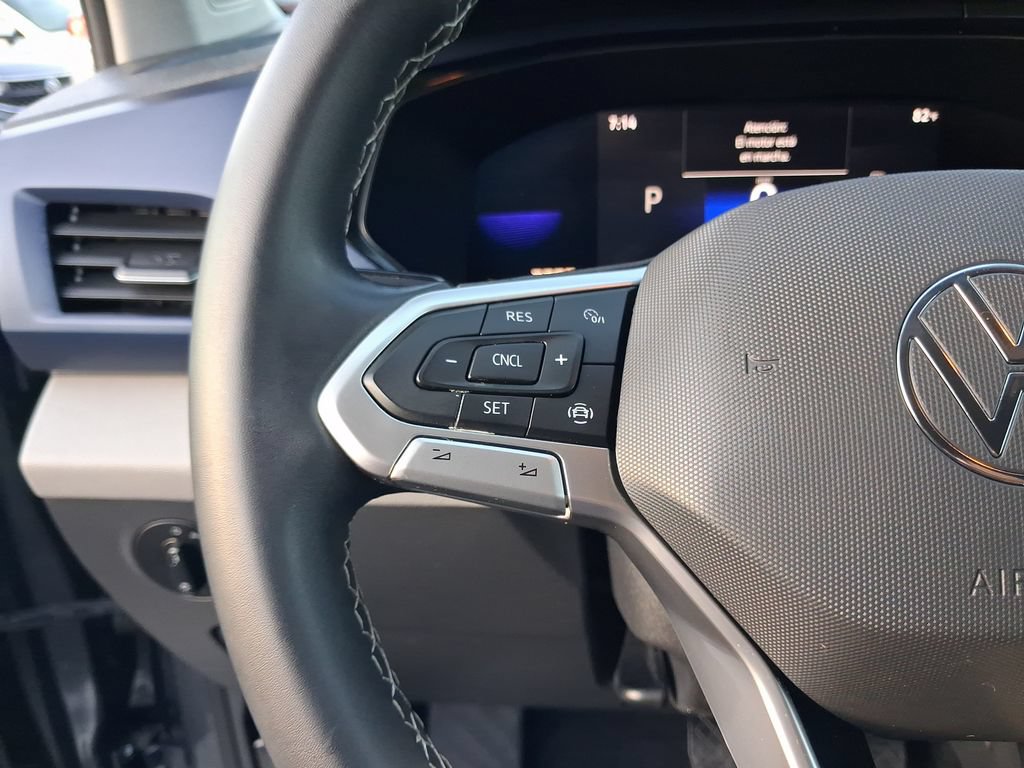 Certified 2022 Volkswagen Taos SE FWD image 19