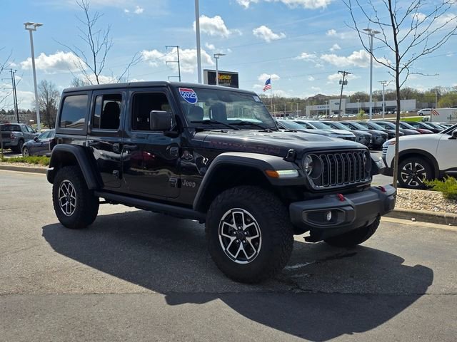 Used 2025 Jeep Wrangler Unlimited Rubicon AWD/4WD image 6