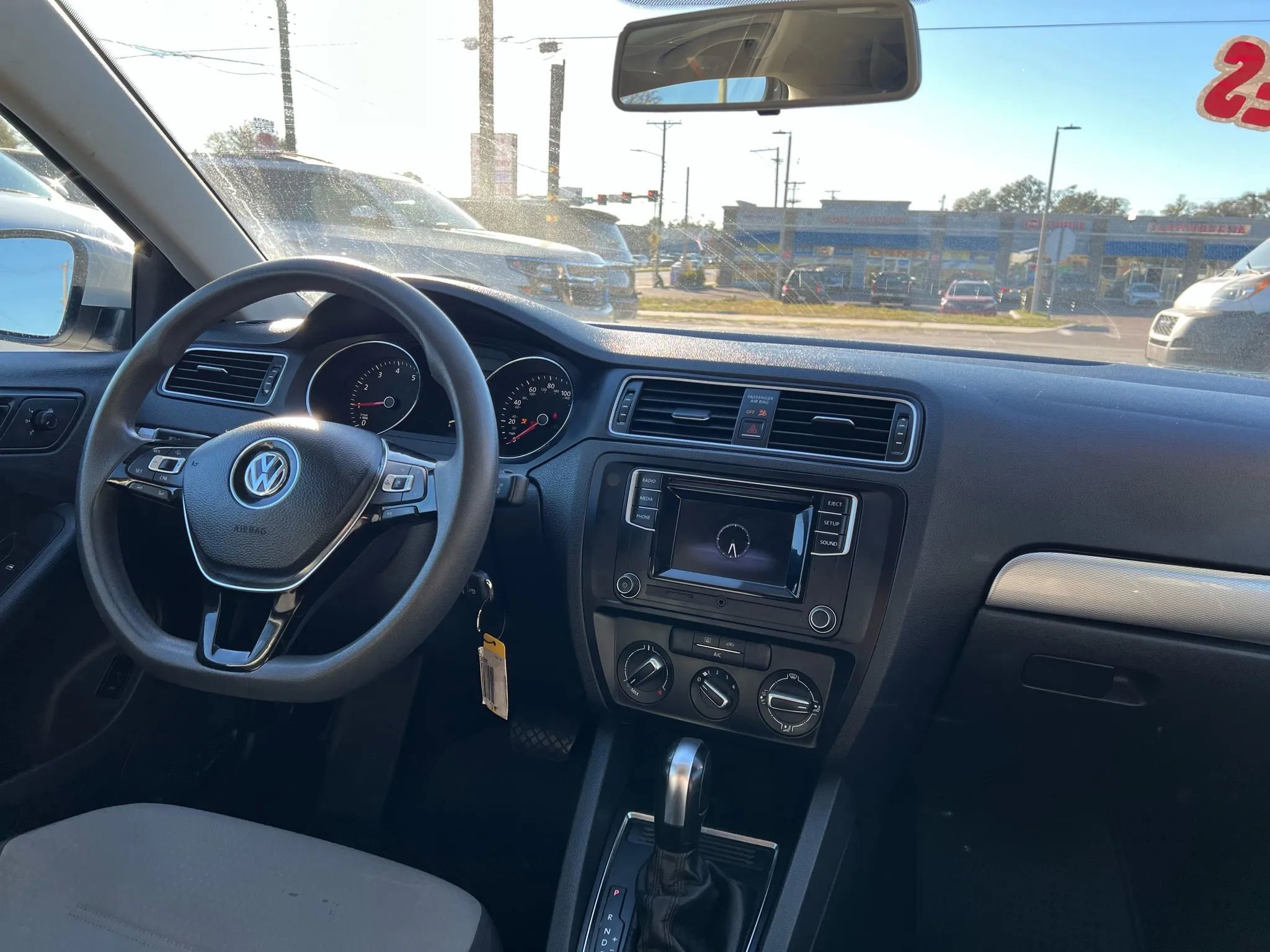 Used 2017 Volkswagen Jetta S image 14