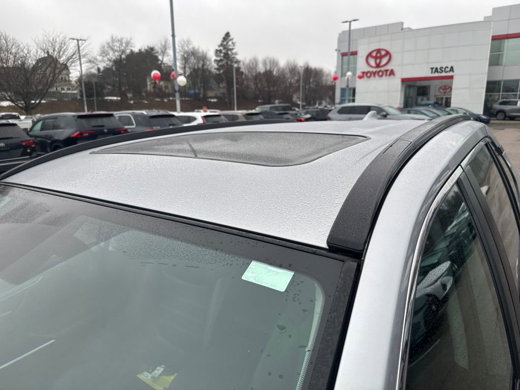 Used 2023 Toyota RAV4 XLE Premium image 44