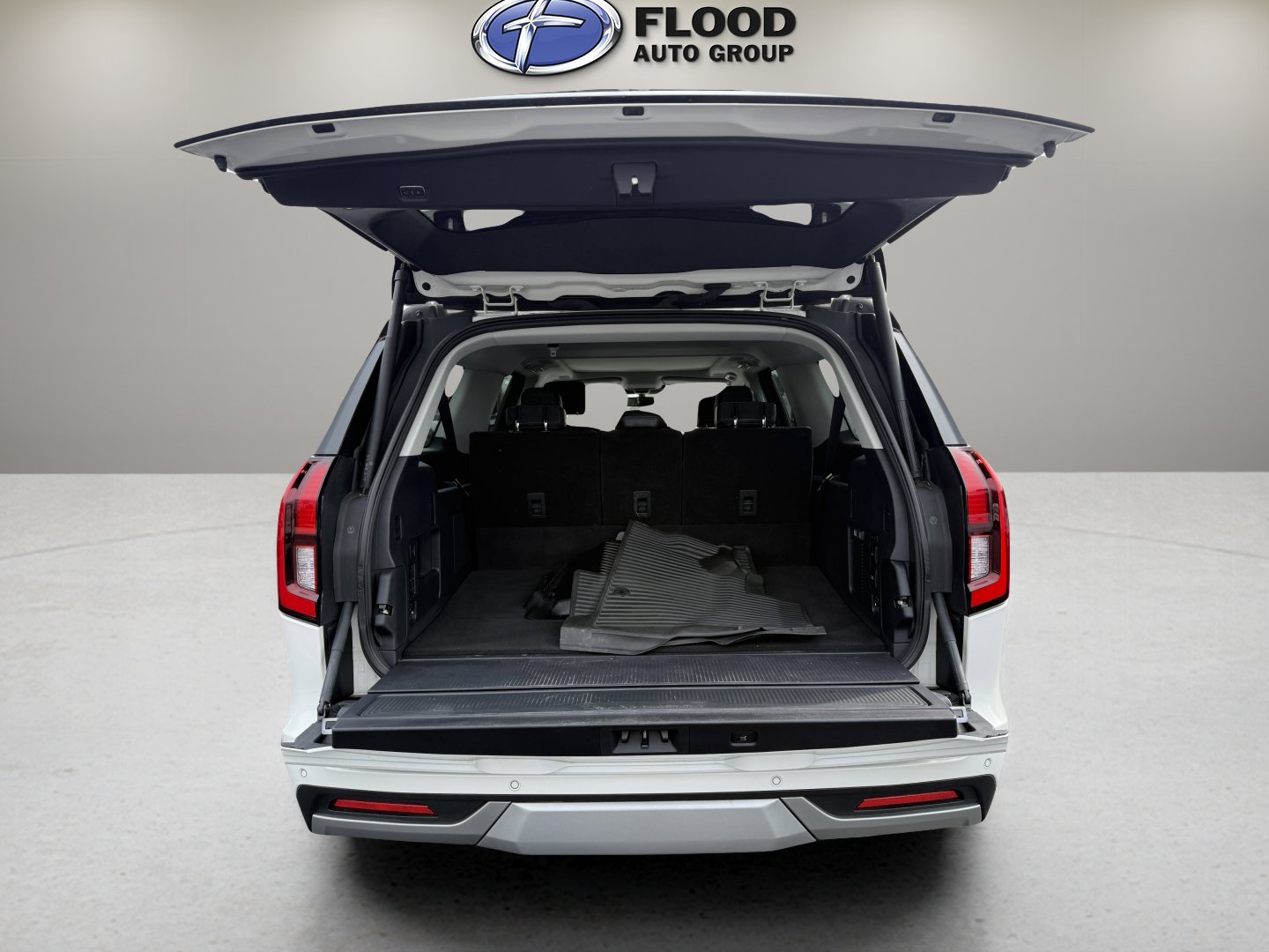 Used 2025 Ford Expedition Max Platinum w/ Driver's Package AWD/4WD image 8