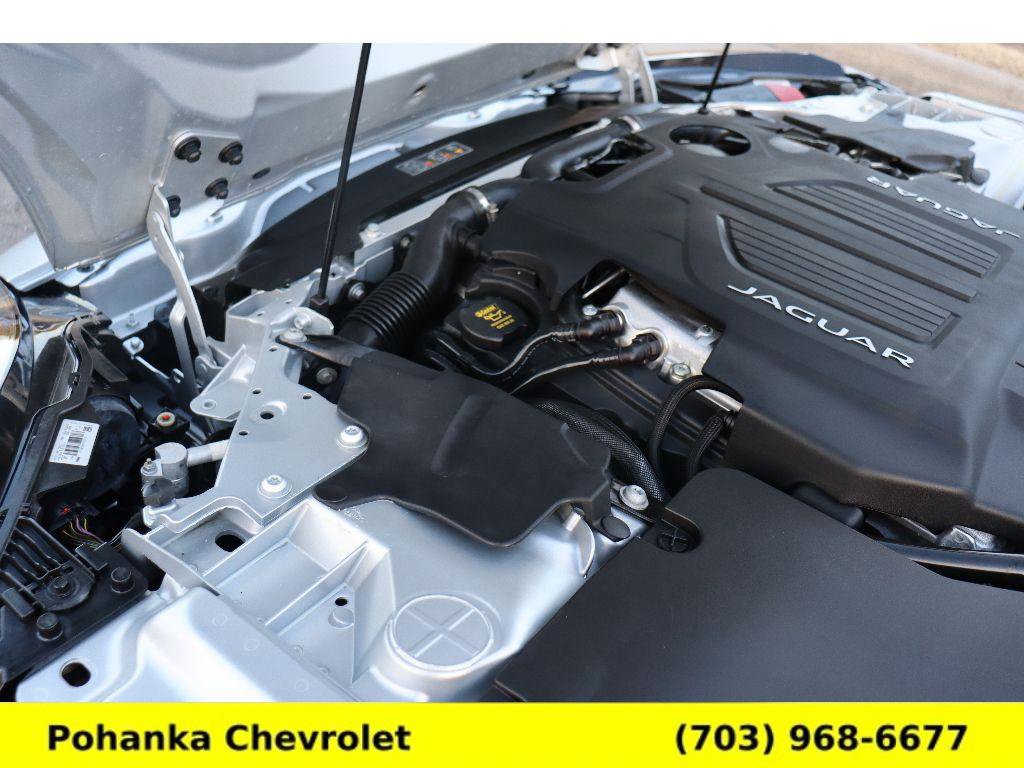 Used 2017 Jaguar F-TYPE R image 32