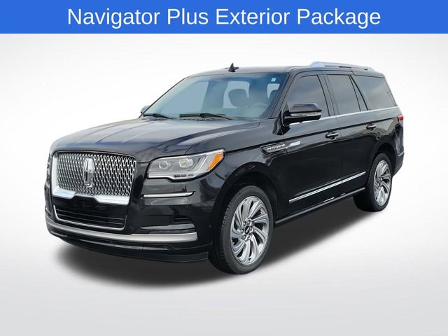 Used 2024 Lincoln Navigator Premiere image 3