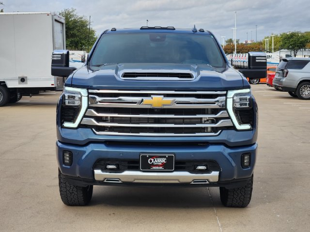 Used 2025 Chevrolet Silverado 2500 High Country w/ Technology Package AWD/4WD image 11