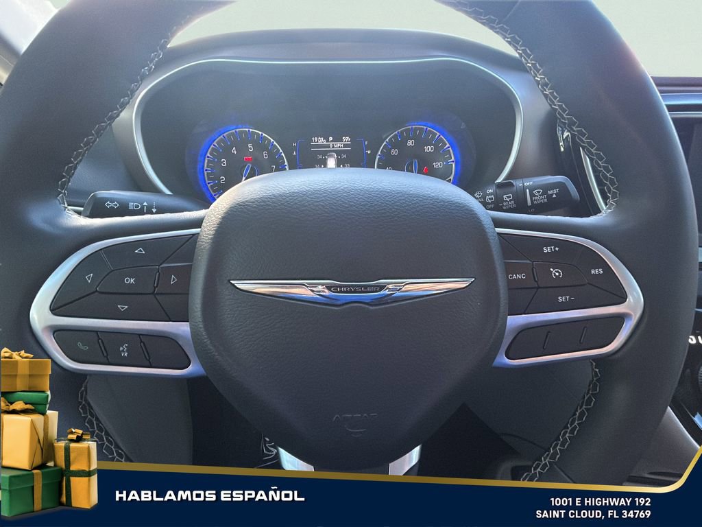 Used 2022 Chrysler Voyager LX image 18