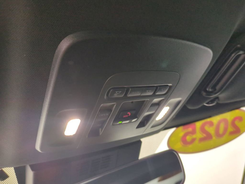 Used 2025 Toyota Camry SE w/ Multimedia Upgrade Package image 23