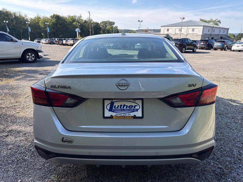 Used 2024 Nissan Altima 2.5 SV FWD image 6