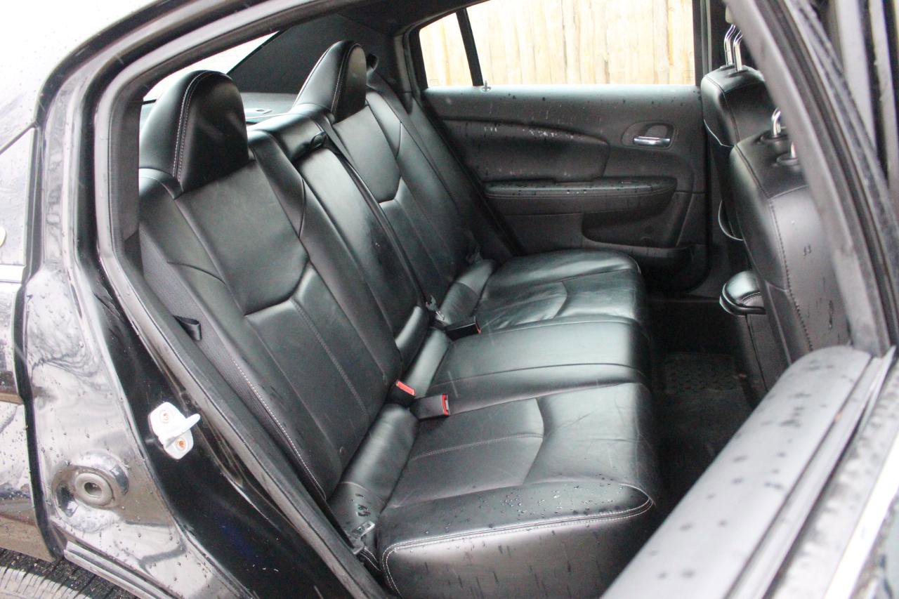 Used 2013 Chrysler 200 Limited FWD image 31