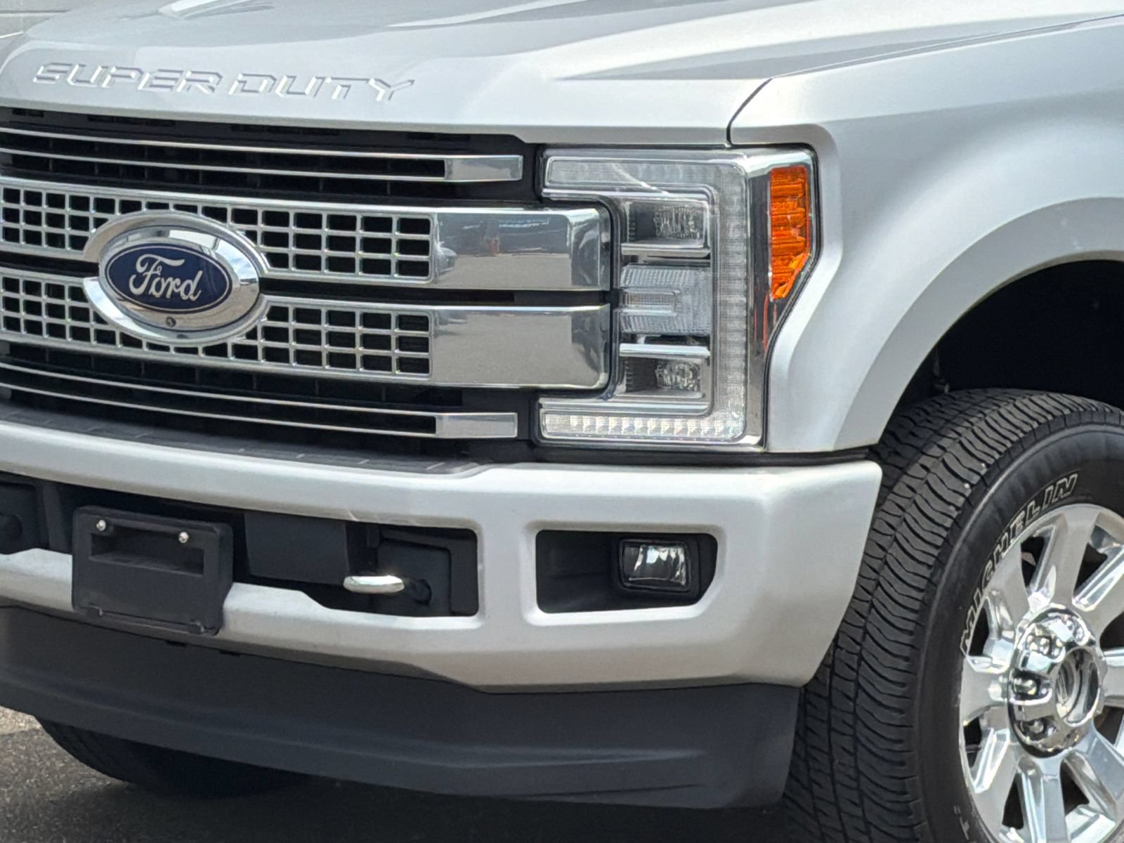 Used 2019 Ford F350 Platinum w/ Platinum Ultimate Package AWD/4WD image 2