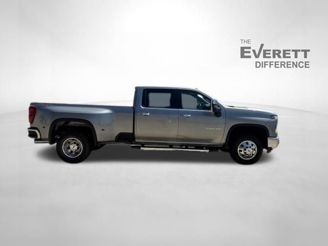 New 2026 Chevrolet Silverado 3500 LTZ w/ LTZ Convenience Package AWD/4WD image 8
