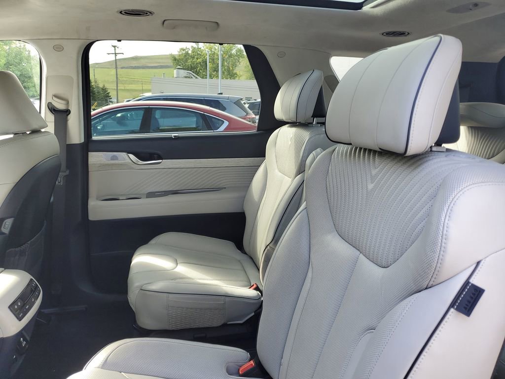 Used 2024 Hyundai Palisade Calligraphy image 34