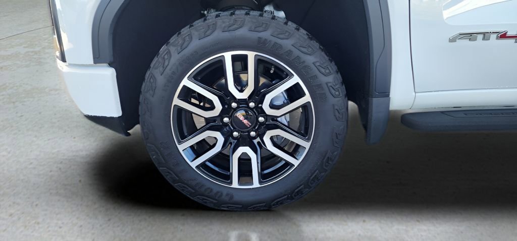Used 2022 GMC Sierra 1500 AT4 w/ AT4 Premium Package image 10
