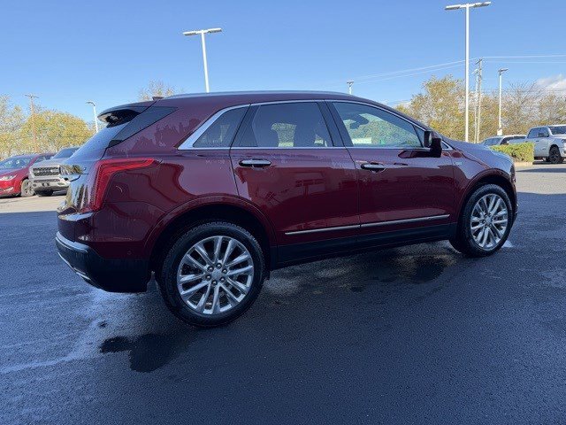 Used 2017 Cadillac XT5 Platinum w/ Driver Assist Package image 7