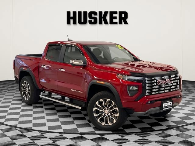 Used 2025 GMC Canyon Denali AWD/4WD image 1