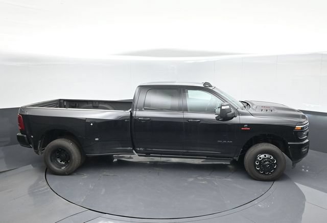 New 2026 RAM 3500 Laramie AWD/4WD image 44
