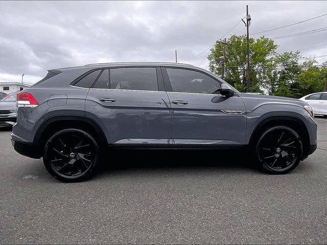 Used 2024 Volkswagen Atlas Cross Sport SE AWD/4WD image 9