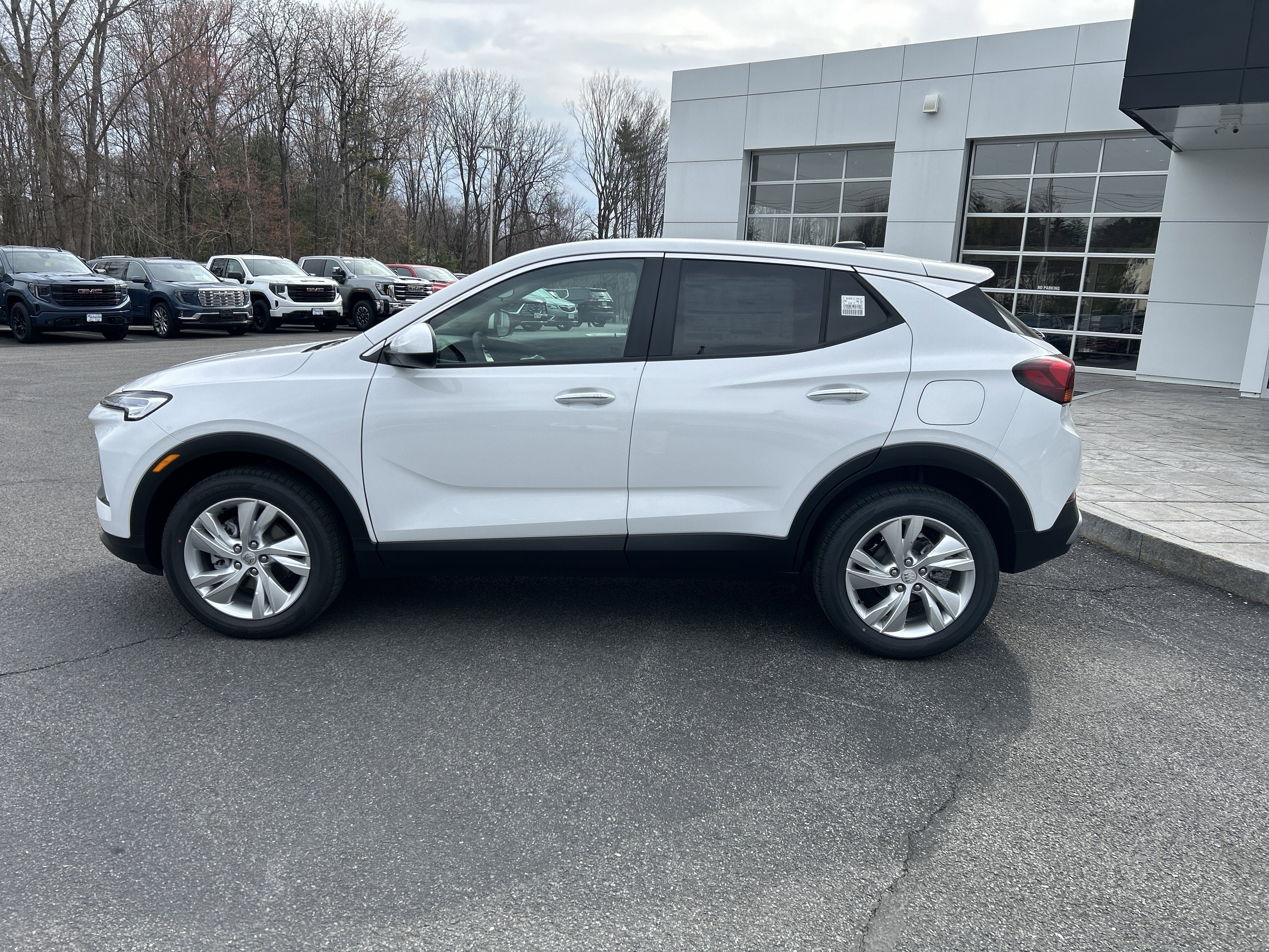 New 2026 Buick Encore GX Preferred w/ Comfort Package AWD/4WD image 2